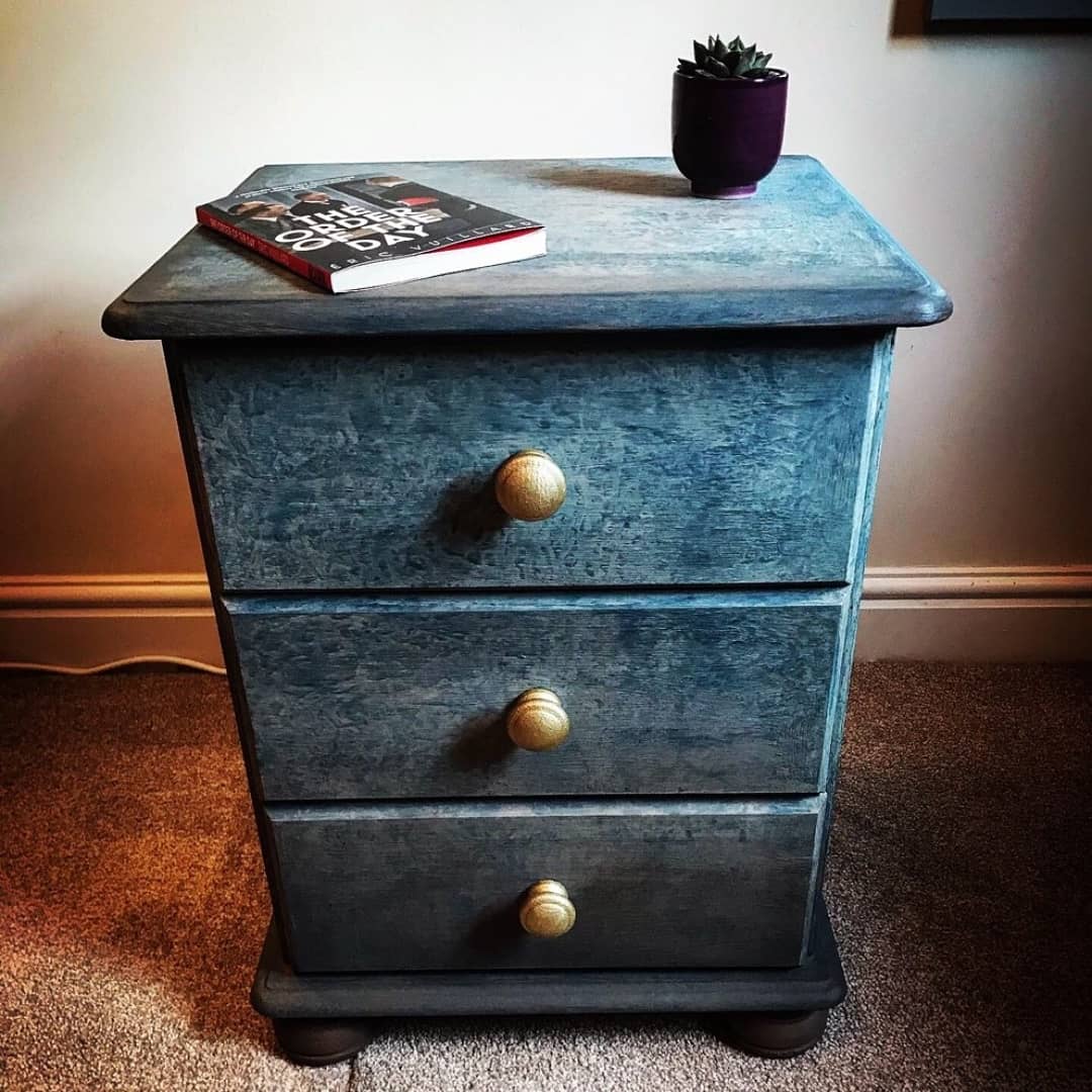Upcycling furniture with chalk paint