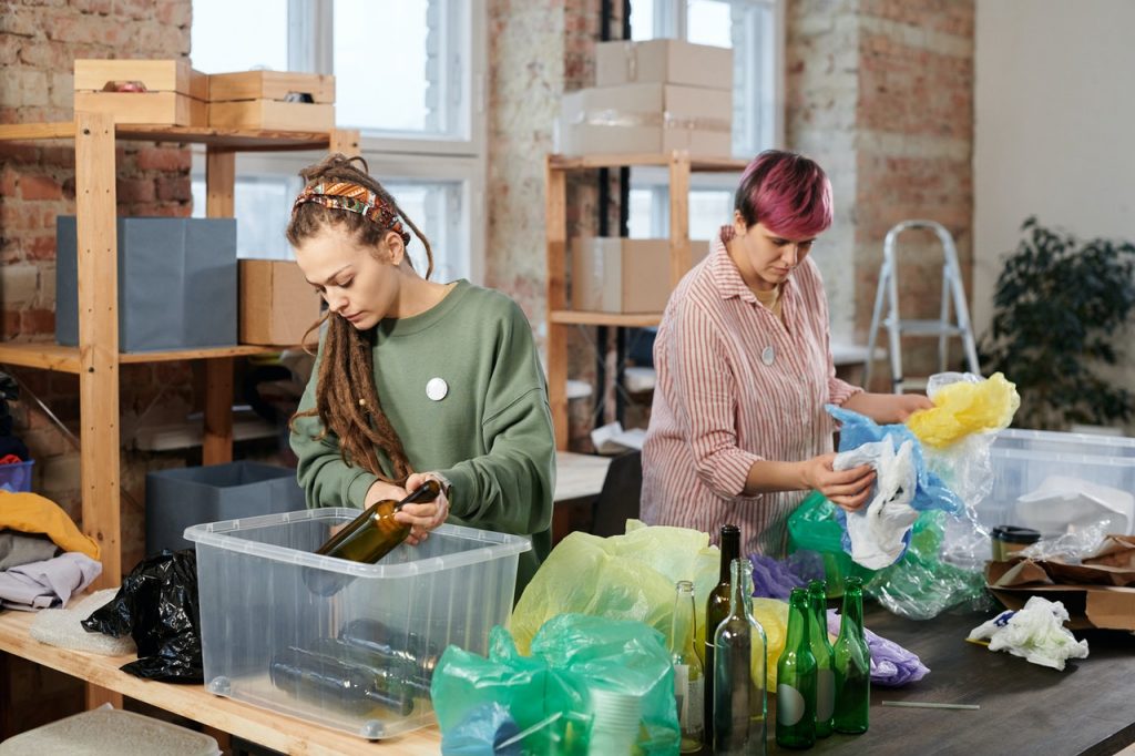 Two women practicing a Zero-Waste Journey at Home