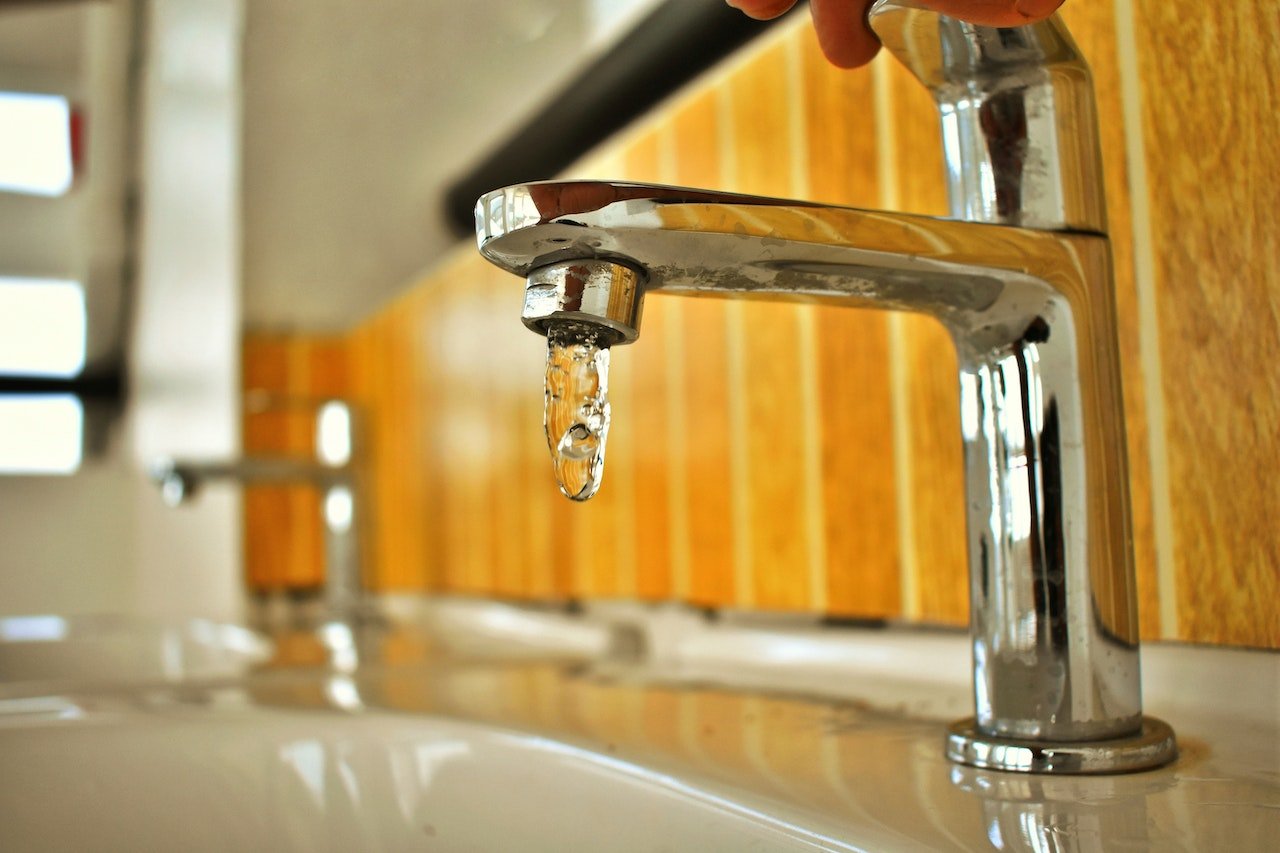 Sustainable Plumbing: faucet dripping